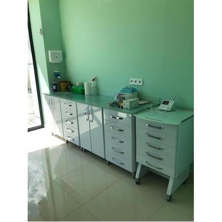 KLİNİK TEZGAH DOLABI i2